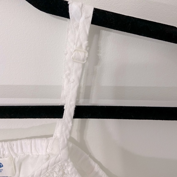 Old Navy White Textured Tank Top with Lace and Adjustable Straps (Size XL - 14) - Picture 9 of 9
